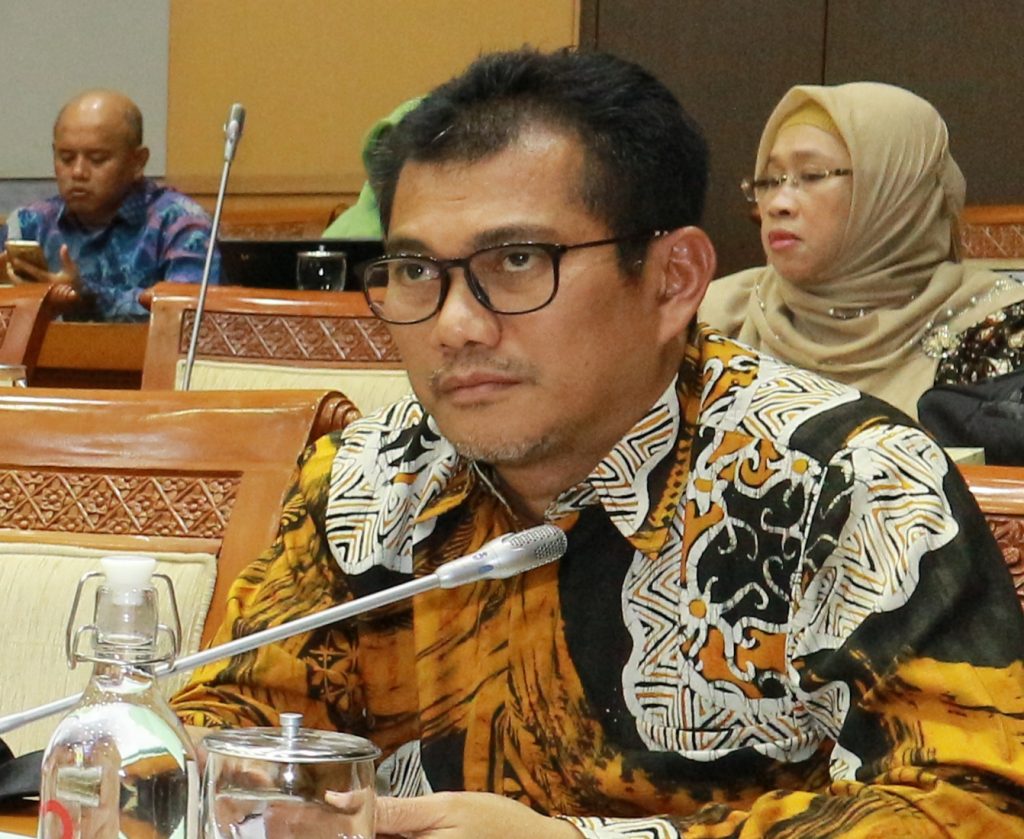 Direktur Bina Umrah dan Haji Khusus pada Kementerian Agama, Arfi Hatim dalam agenda rapat kerja beberapa waktu lalu. (foto: dok/kemenagri)