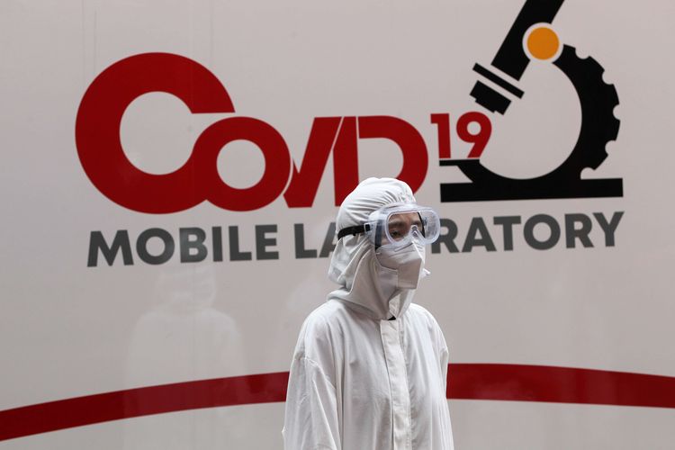 Penggunaan anggaran tahun 2021 di Kementerian Sosial RI masih akan difokuskan dalam penanggulangan covid-19. (foto: kompas.com)