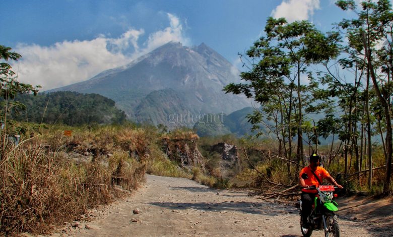 BPPTKG menaikan status aktivitas Gunung Merapi menjadi level III atau Siaga, Kamis (5/11) siang. (foto: gudgetnet)
