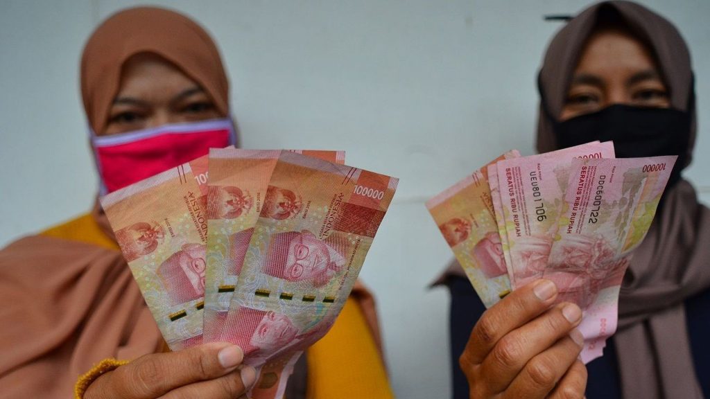 GTK serta dosen non PNS binaan Kemenag akan menerima bantuan subsidi gaji. (foto: pikiran rakyat)