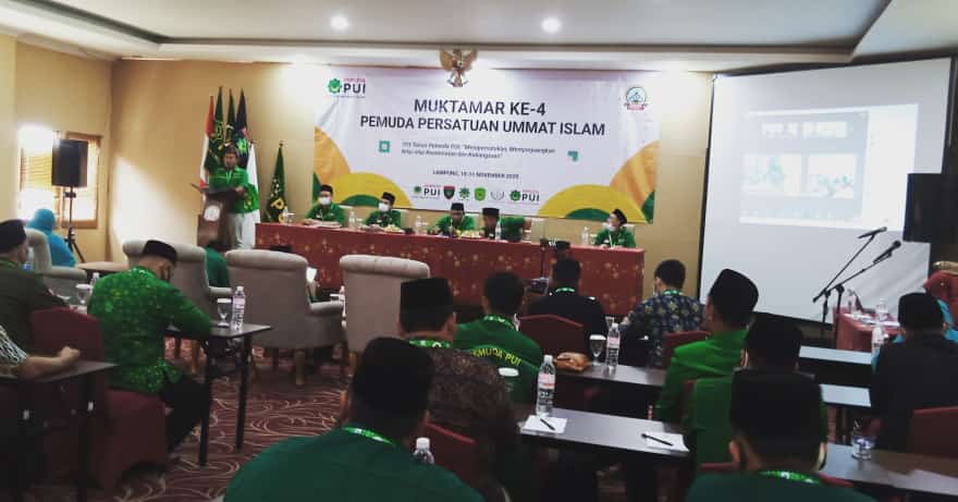 Suasana Muktamar Ke-4 Pemuda PUI di Hotel Bukit Randu Kota Bandar Lampung, Provinsi Lampung, yang diikuti 81 peserta secara offline dan online pada Selasa 10 November 2020 sampai Rabu 11 November 2020. (foto: humas PUI)
