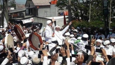 Kedatangan Habib Rizieq di Bogor disambut ribuan simpatisan, beberapa waktu lalu. (foto: tribunnews.com)
