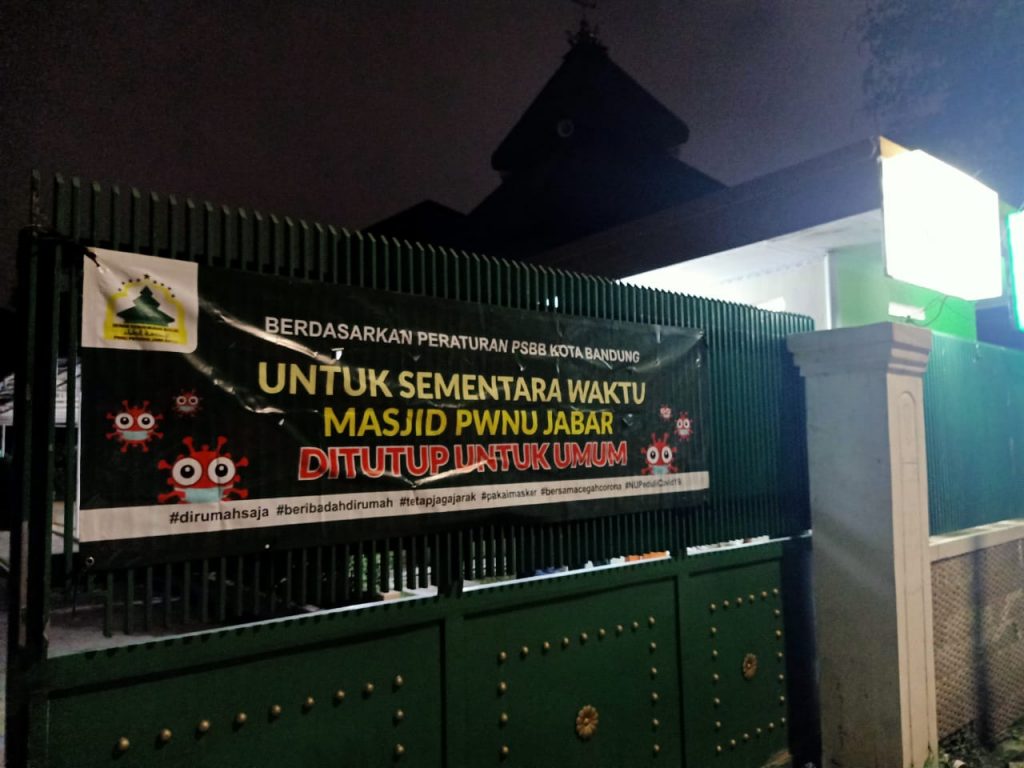 Berkaitan dengan imbauan pemerintah karena Kota Bandung masuk Zona Merah Covid-19, Kompleks Perkantoran PWNU Jawa Barat tutup sementara waktu. (Foto: Humas PWNU Jabar)
