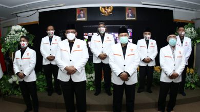 H. Ridwan Solichin, S.IP., M.Si (kiri depan) terpilih sebagai Sekum DPW PKS Jawa Barat untuk Periode 2020-2025 hasil Muswil ke V PKS, Minggu (27/12). (Foto: Humas PKS)