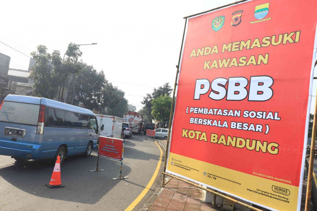 Masuk Zona Merah Covid-19, Kota Bandung Provinsi Jawa Barat menerapkan Pembatasan Sosial Berskala Besar (PSBB) secara proporsional selama dua pekan kedepan. (foto: ayobandung.com)