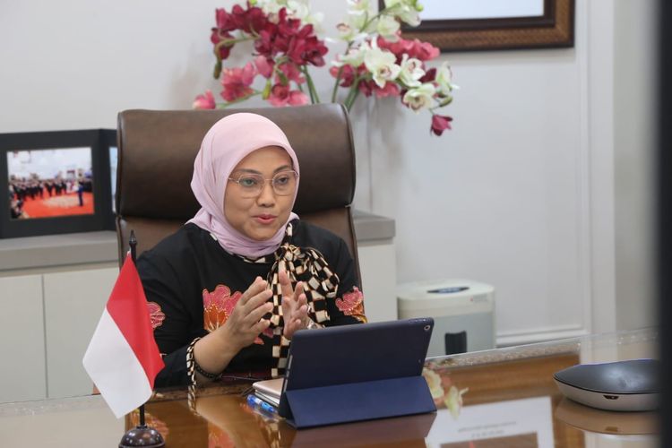 Menaker Ida Fauziyah dalam agenda rapat virtual, beberapa waktu lalu. (Foto: dok/Humas Kemenaker)