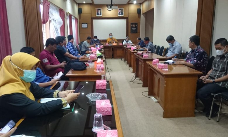 DPRD Kabupaten Sumedang melaksanakan Rapat Konsultasi Pimpinan di Ruang Rapat I DPRD Sumedang, Kamis (29/1/2021). (Foto: Humpro DPRD Sumedang)