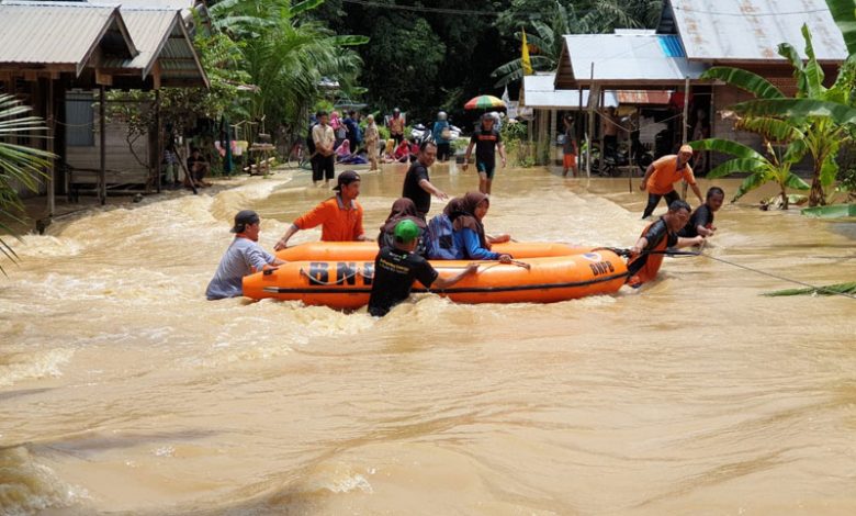 Warga korban banjir di Kalimantan Selatan terpaksa harus mengungsi hingga kondisi air surut. (Foto: Media Indonesia)