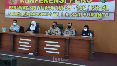 Konferensi pers update informasi identifikasi korban Sriwijaya Air SJ 182 di RS Polri Kramat Jati, Jakarta Timur. (Foto: JPNN)