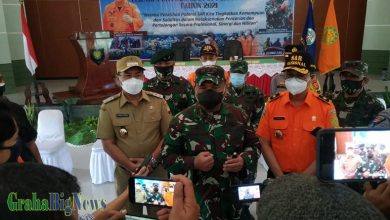 Pangdam III/Siliwangi, Mayjen TNI Nugroho Budi Wiryanto diwawancara awak media di Yonif Raider 301/PKS, Senin (1/2/2021). (Foto: IST)