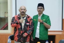 Ketua Pimpinan Cabang GP Ansor Kabupaten Sumedang, Acep Komarudin Hidayah (kanan) bersama Ketua MPC PP Kabupaten Sumedang, Agus Muslim. (Foto: Istimewa)