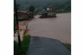 Sejumlah video kondisi banjir di Sumedang beredar di sejumlah media sosial. (Foto: tangkap layar)