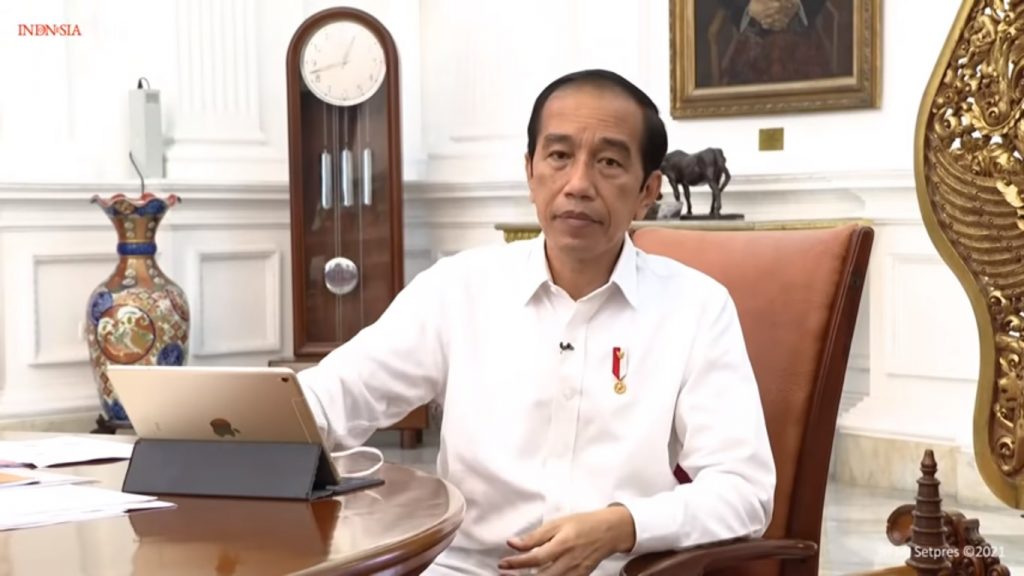 Pesiden Joko Widodo dalam keterangannya di Istana Merdeka, Jakarta, dan disiarkan melalui Youtube Sekretariat Presiden, Selasa (2/3/2021). (Foto: Tangkap Layar)