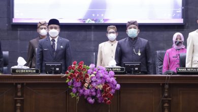 KETUA DPRD Irwanyah Putra (kanan) memimpin Sidang Paripurna Peringatan HJS ke 443, Kamis