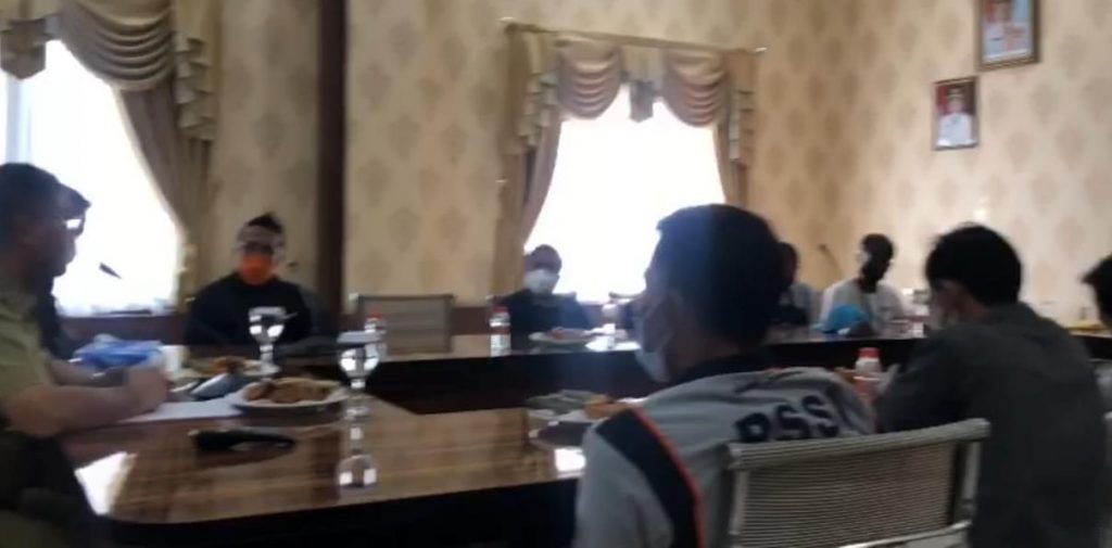 PSSI Askab Sumedang melakukan silaturahmi bersama Wakil Bupati Sumedang, Senin (14/6/2021). (Foto: IST)