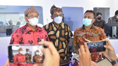 Ka BPI, Dr. Suprapedi, M. Eng.Sc diwawancara usai meriview Command Center Sumedang, Jumat (4/6/2021). (Foto: IST)