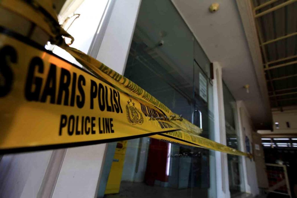 Gagal bobol tiga mesin ATM, pelaku diamankan polisi. (Foto: NET)