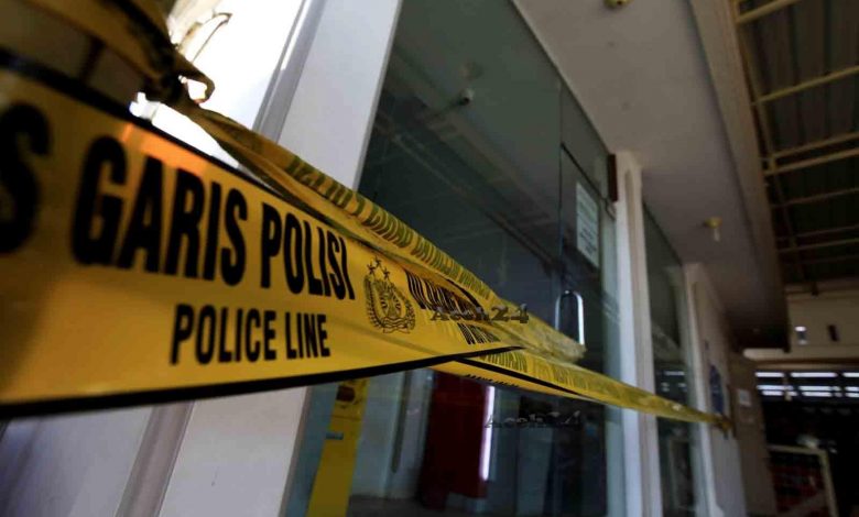 Gagal bobol tiga mesin ATM, pelaku diamankan polisi. (Foto: NET)