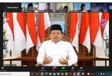 Bupati Sumedang H Dony Ahmad Munir ikut menggelar Ngaji Online ASN Sumedang (Ngaoss) yang dilakukan para Kepala SPKD, Senin (5/7/2021). (Foto: Humas Pemkab Sumedang)