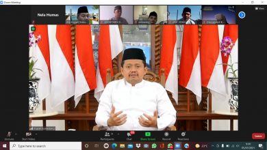 Bupati Sumedang H Dony Ahmad Munir ikut menggelar Ngaji Online ASN Sumedang (Ngaoss) yang dilakukan para Kepala SPKD, Senin (5/7/2021). (Foto: Humas Pemkab Sumedang)