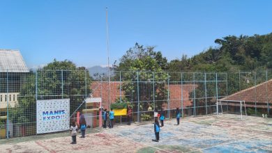 Paskibra MAN 1 Sumedang latihan pengibaran bendera