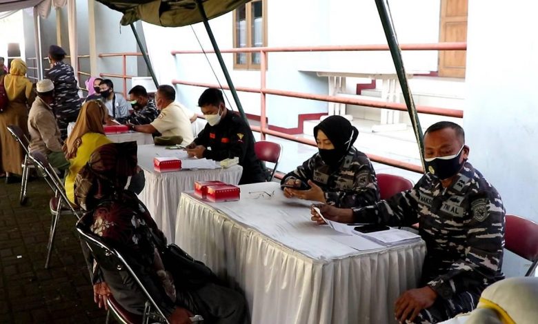 kegiatan Serbuan Vaksinasi Nasional di Kabupaten Sumedang Provinsi Jawa Barat dari TNI AL. (Foto: Humas Pemkab Sumedang)