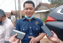 Kuasa Hukum Ahli Waris Baron Baud, Jandri Ginting saat memberikan keterangan pers seusai sidang ditempat lahan Tol Cisumdawu di Desa Cilayung Kecamatan Jatinangor