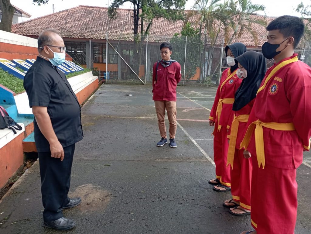 Wakasek Kesiswaan SMAN Conggeang Lepas Kontingen Atlet Silat Tapak Suci