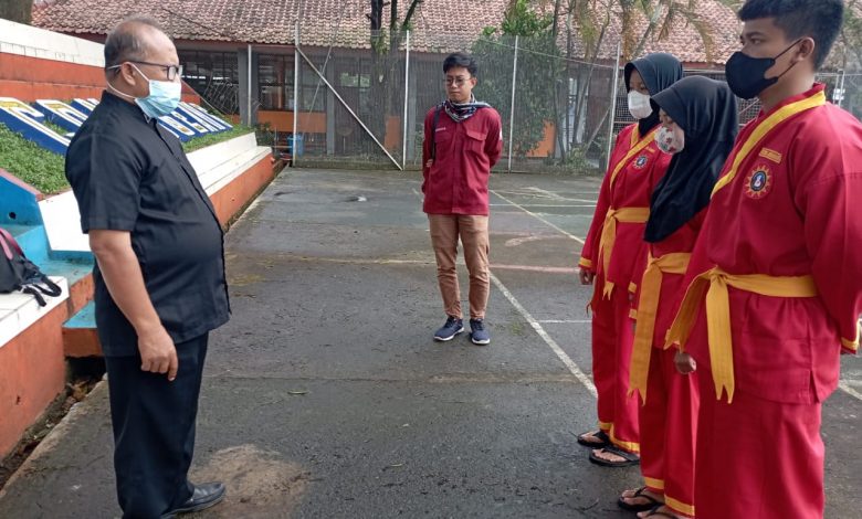 Wakasek Kesiswaan SMAN Conggeang Lepas Kontingen Atlet Silat Tapak Suci