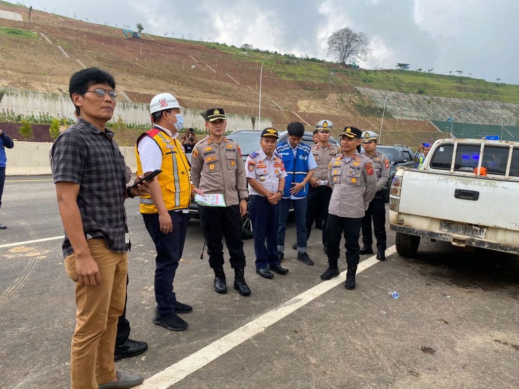 Polres Sumedang Bersama Satker Tol Cisumdawu Pantau penyelesaian pembangunan Seksi 2 dan 3 (Foto: Istimewa)