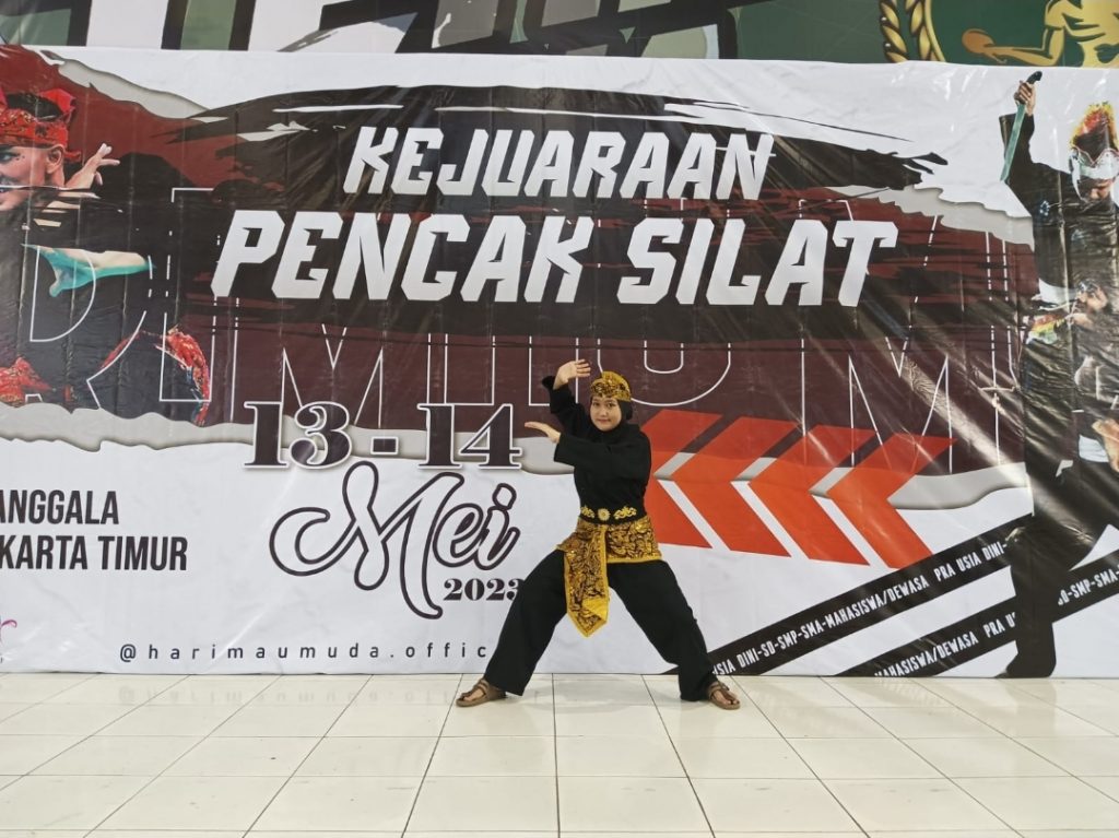 NAILA, Gadis Pelajar asal Garut yang berhasil meraih Juara 1 Pencak Silat Kategori Seni Tunggal Tangan Kosong Putri tingkat Remaja pada ajang Kejuaraan Pencak Silat Jakarta National Championship 1. ist